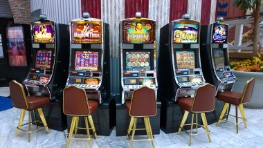 Live-dealer studio setup with multiple camera angles and professional lighting